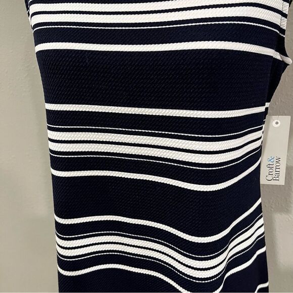 Midi sleeveless striped dress - Picture 3 of 9